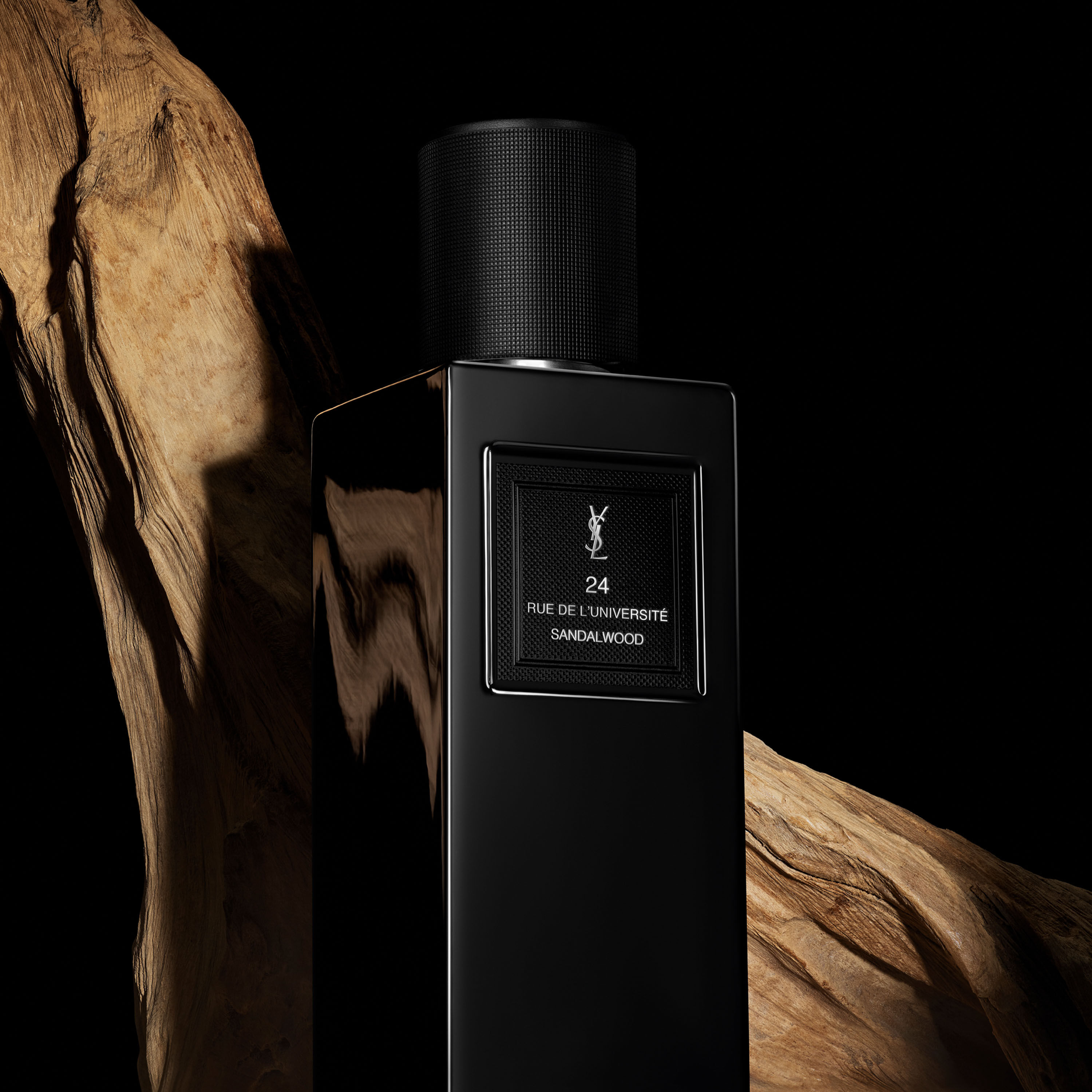 24 RUE DE L'UNIVERSITE – LE VESTIAIRE DES PARFUMS COUTURE EDITION