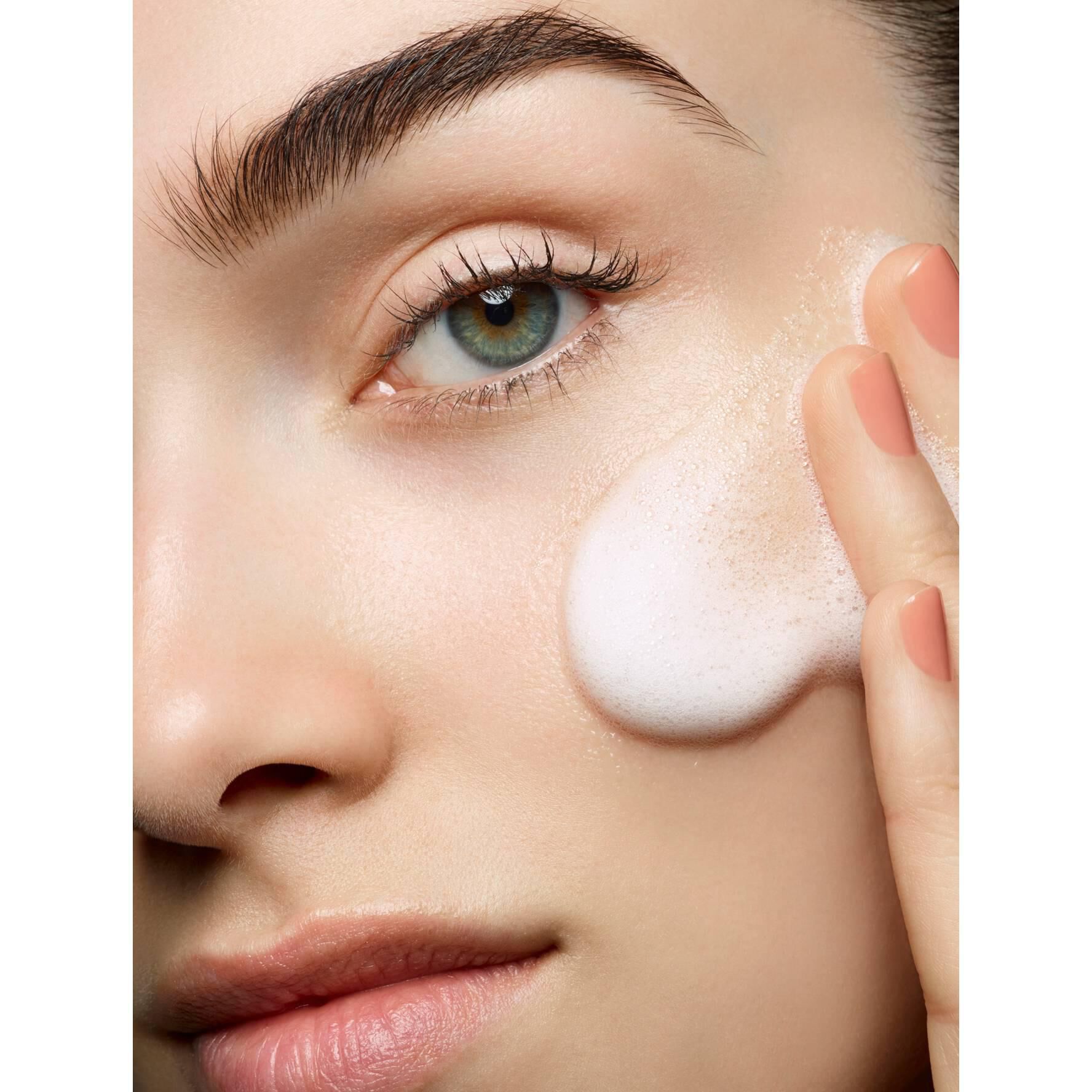 Ysl illuminating cleanser clearance