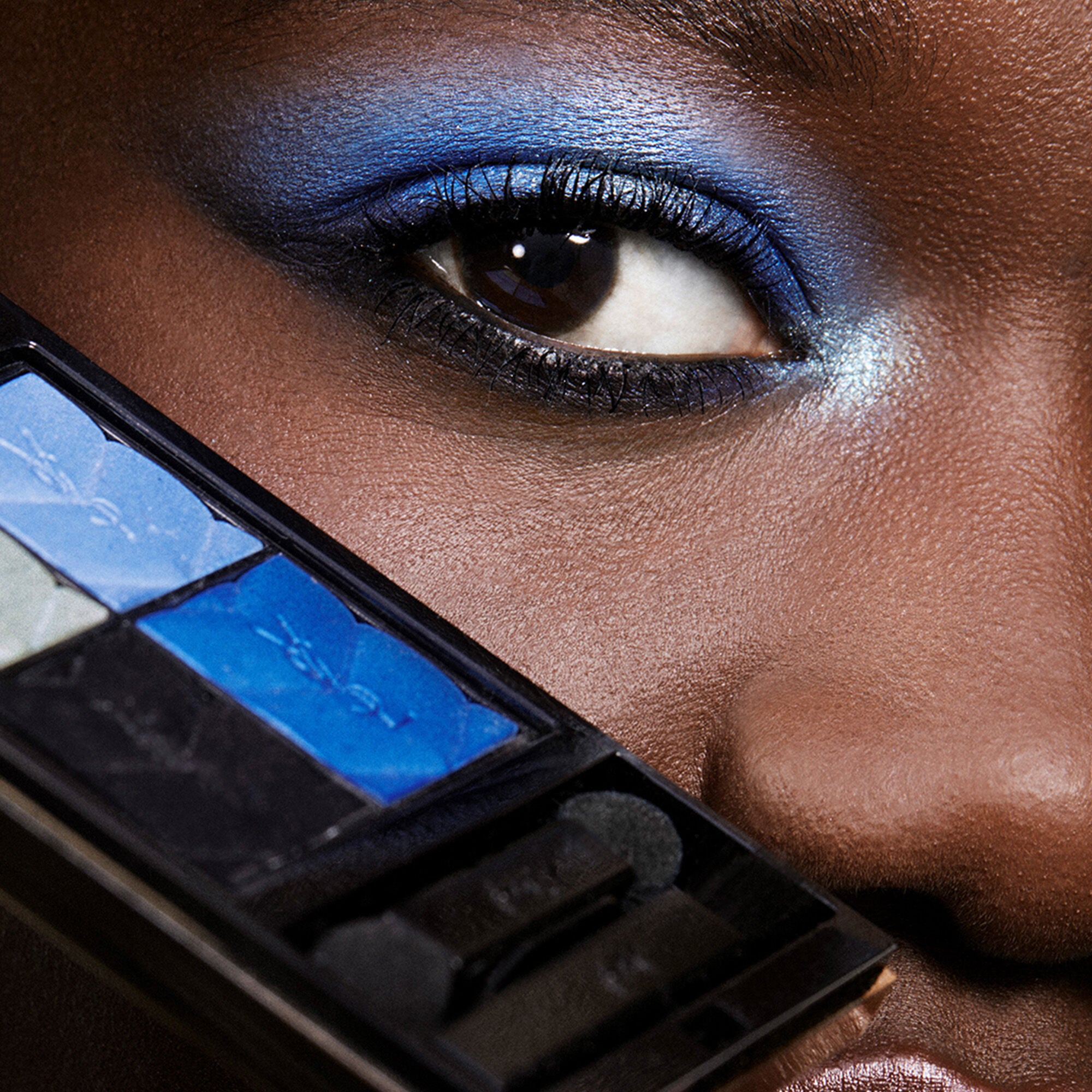 COUTURE MINI CLUTCH LUXURY EYESHADOW PALETTE