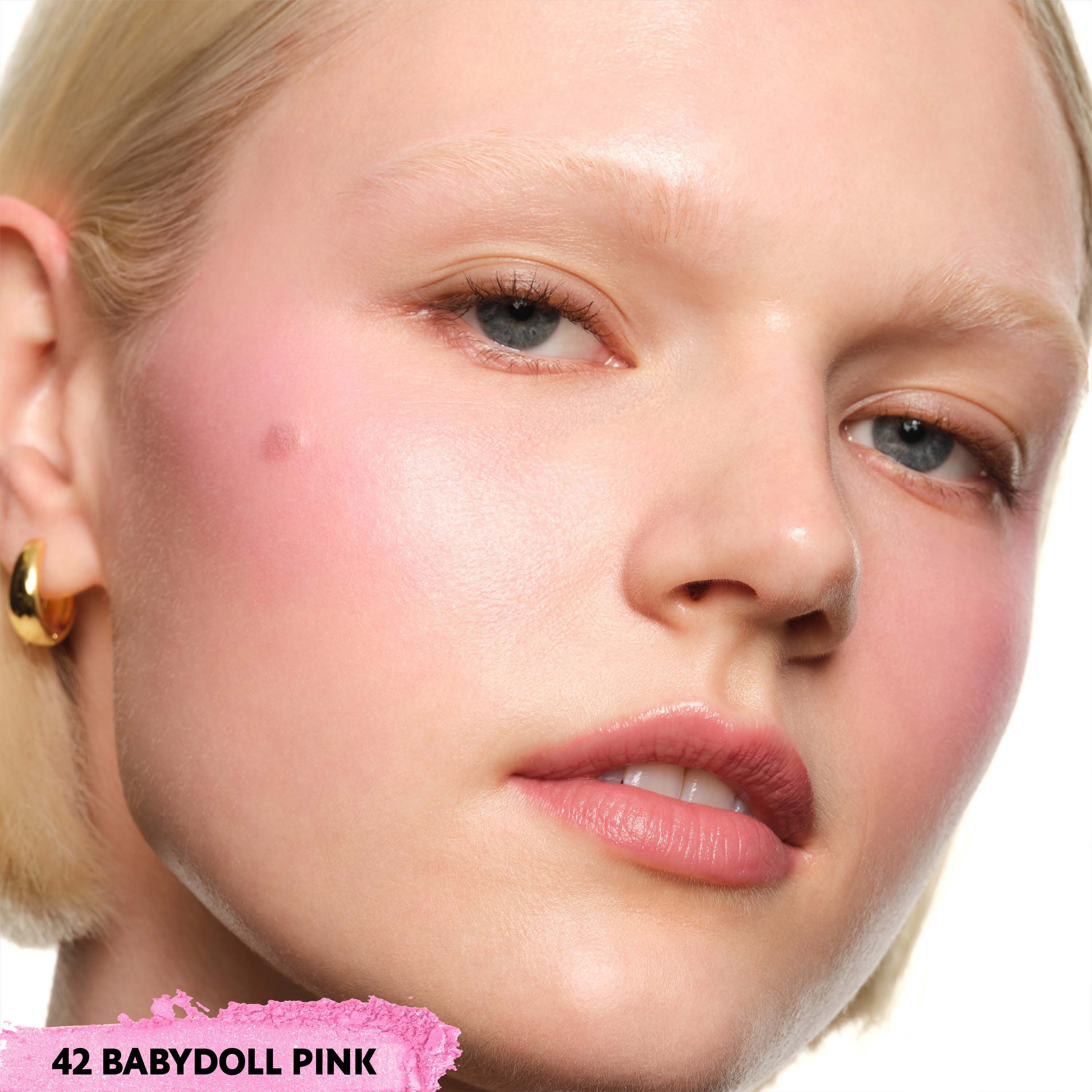 MAKE ME BLUSH 24H BUILDABLE BLURRING POWDER BLUSH
